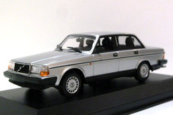 Volvo 240GL 1986 г. (серебряный металлик)