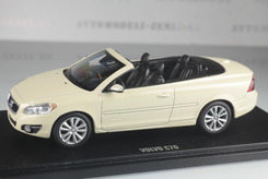 Volvo C70, кабриолет 2010 г. (бежево-желтый)