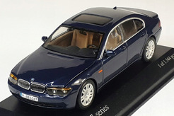 BMW 7-Series 2001 г. (синий металлик)