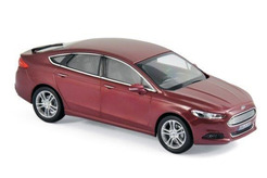 Ford Mondeo 2014 г. (красный металлик)