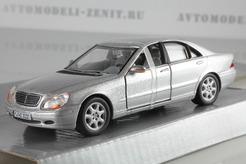 Mercedes-Benz S-Class (W220) 2002 г. (серебряный металлик)