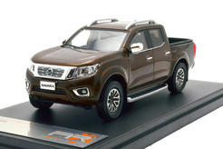 Nissan Navara Pick-up, 2017 г. (коричневый металлик)