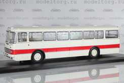Ikarus 556, c номерами и указателями “Вход” и “Выход” 1971 г. (белый+красный)