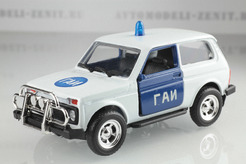ВАЗ 21213 Нива ГАИ, 1977г. (белый+синий)
