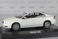 Volvo S80, 2006 г. (белый металлик)