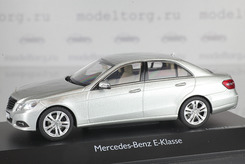 Mercedes-Benz E-Class (серебряный)