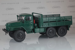 УРАЛ 375Д Миасский грузовик, бортовой (т. зеленый)