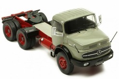 Mercedes-Benz LS 2624, трехосный седельный тягач 1979 г. (серый)