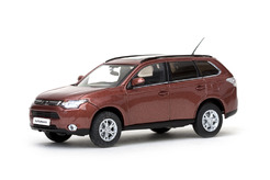 Mitsubishi Outlander, 2014 г. (коричневый металлик)