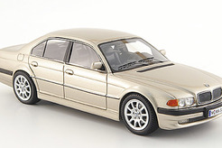 BMW 7-Series 740D (E38) 2000 г. (бежевый металлик)