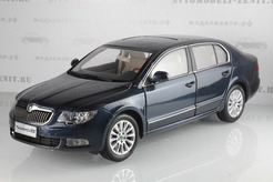 Skoda Superb (blue)