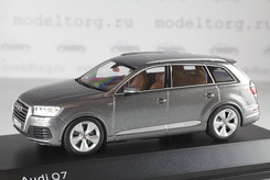 Audi Q7, 2015г. (серебряный металлик)