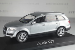 Audi Q7, 2005г. (серебряный)
