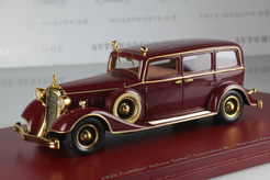 Cadillac Deluxe Tudor Limousine 8C 1932г. "The Last Emperor of China" (бордовый + золотой)