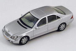 Mercedes-Benz S-Class (W220) (серебряный)