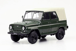 УАЗ 469Б (зеленый + бежевый) Легендарные советские автомобили №16