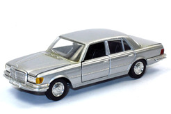 Mercedes-Benz 350 SE (W116) (серебряный металлик) в неродном пластиков боксе