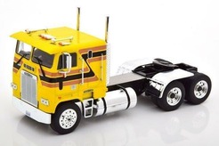 Freightliner FLA 1993 трехосный седельный тягач (желтый)
